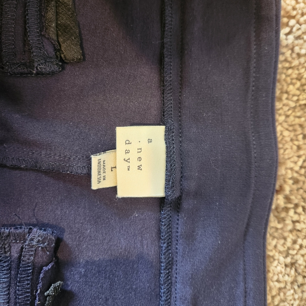 Pant - Picture 2 of 5